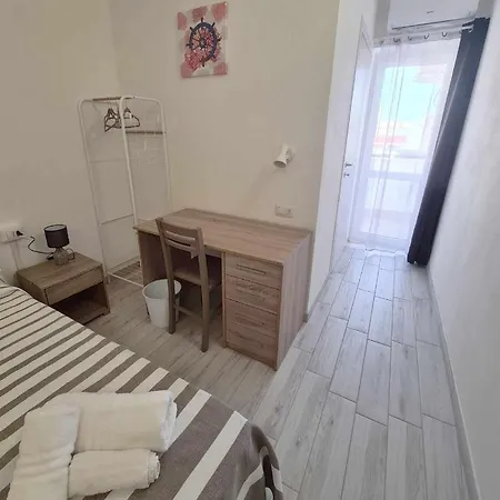 Civico 14 4b * Монсеррато