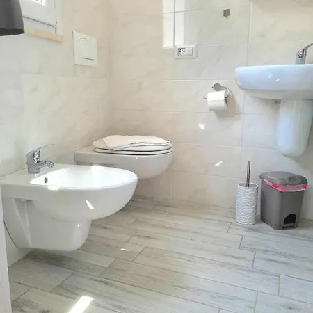 Civico 14 4b * Монсеррато